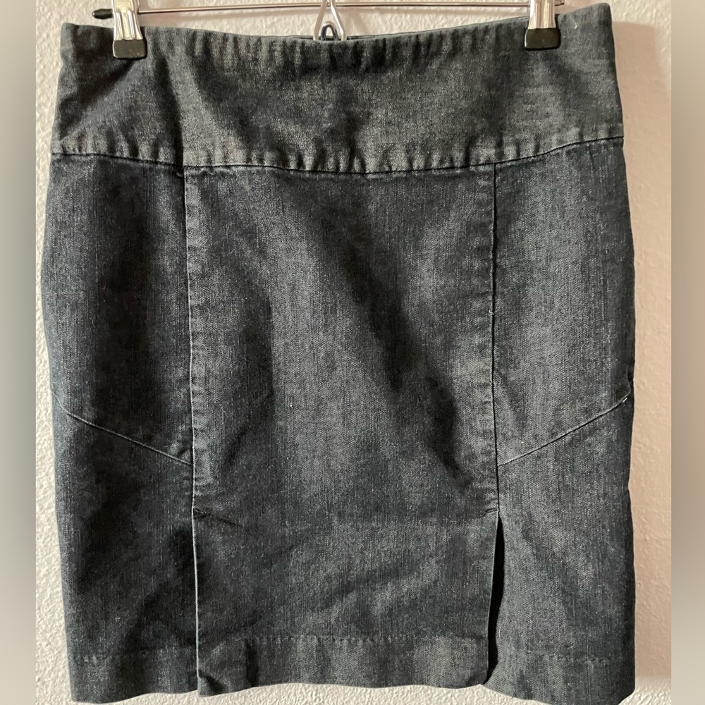 Gap stretch denim pencil skirt. Falls above knee. Very comfy.